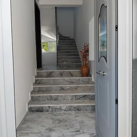Studio Penthouse Charm Apartment *